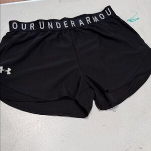 Under Armour Women's Black Athletic Shorts size medium